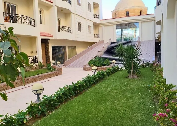 Beachfront luxury Palm Beach Piazza Private Beach Sahl Hasheesh