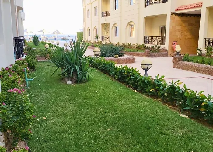 Beachfront luxury Palm Beach Piazza Private Beach Sahl Hasheesh * Hurghada